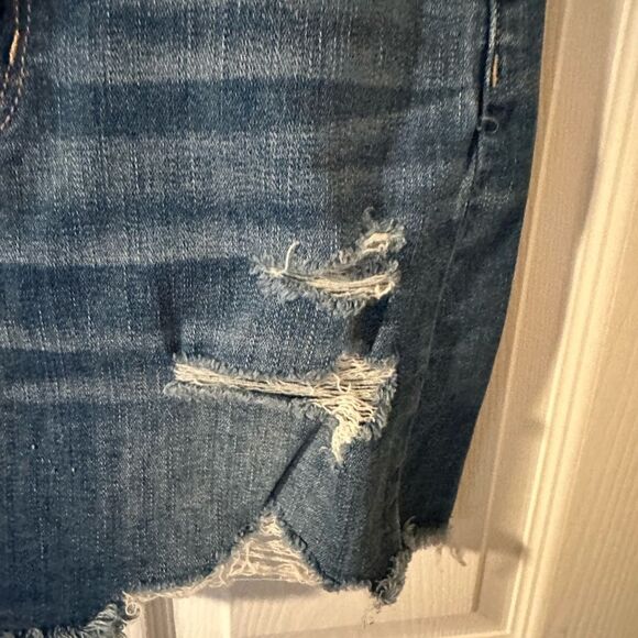 American Eagle High Rose Destructed Jean Skirt - Size 4 - Picture 3 of 10